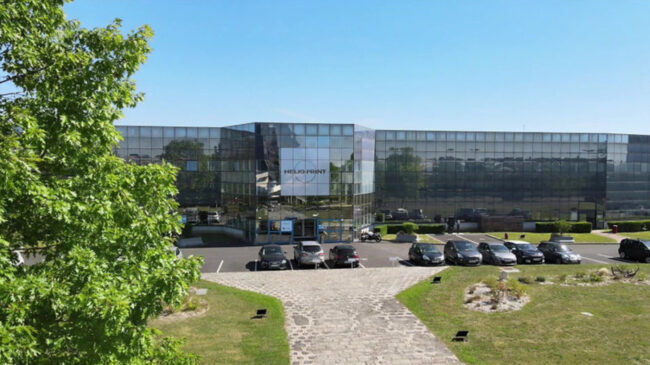 Bâtiment Helio Print Riccobono et parking en France